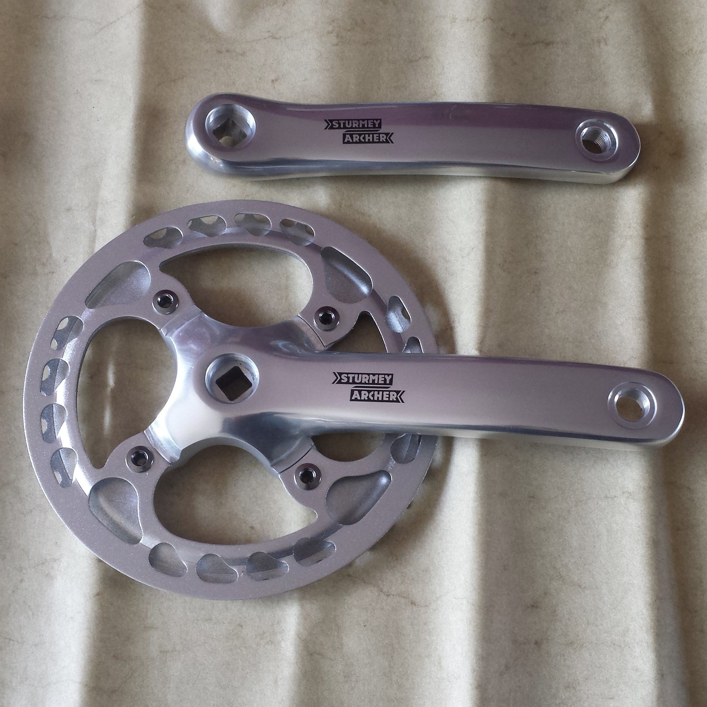 Single speed crankset with chain guard 